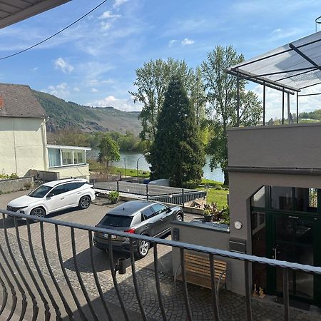 Weingut / Gaestehaus Gerlach Ürzig Extérieur photo
