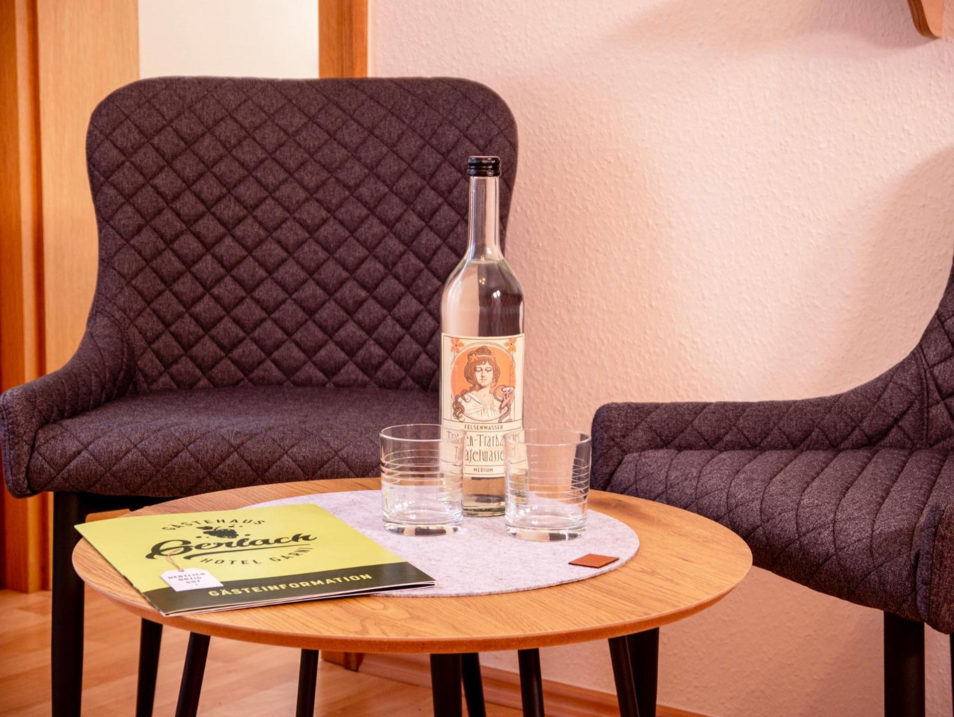 Weingut / Gaestehaus Gerlach Ürzig Extérieur photo