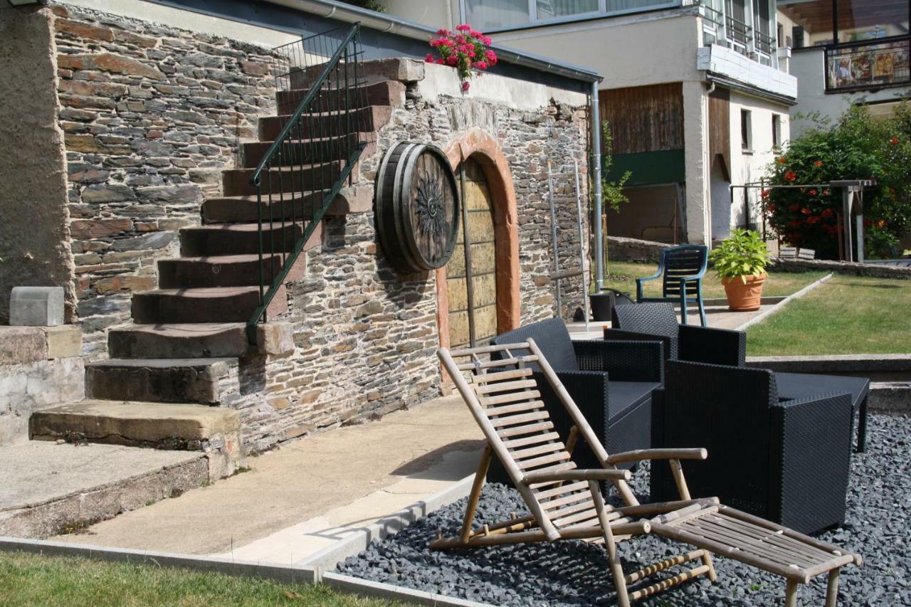 Weingut / Gaestehaus Gerlach Ürzig Extérieur photo